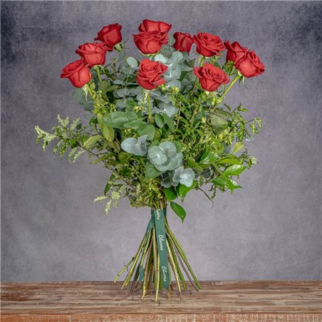 DOCENA DE ROSAS TALLO LARGO