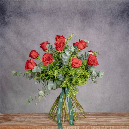 12 ROSAS TALLO MEDIO ROJA