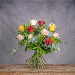 12 ROSAS TALLO CORTO VARIADO